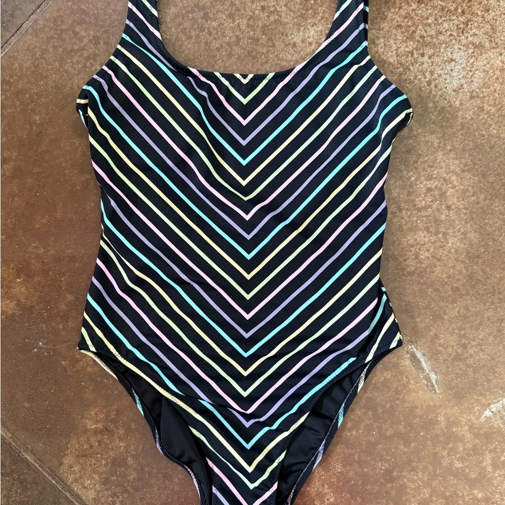 PINK Victoria's Secret Black and Pink One Piece Swimsuit.it’s in great condition